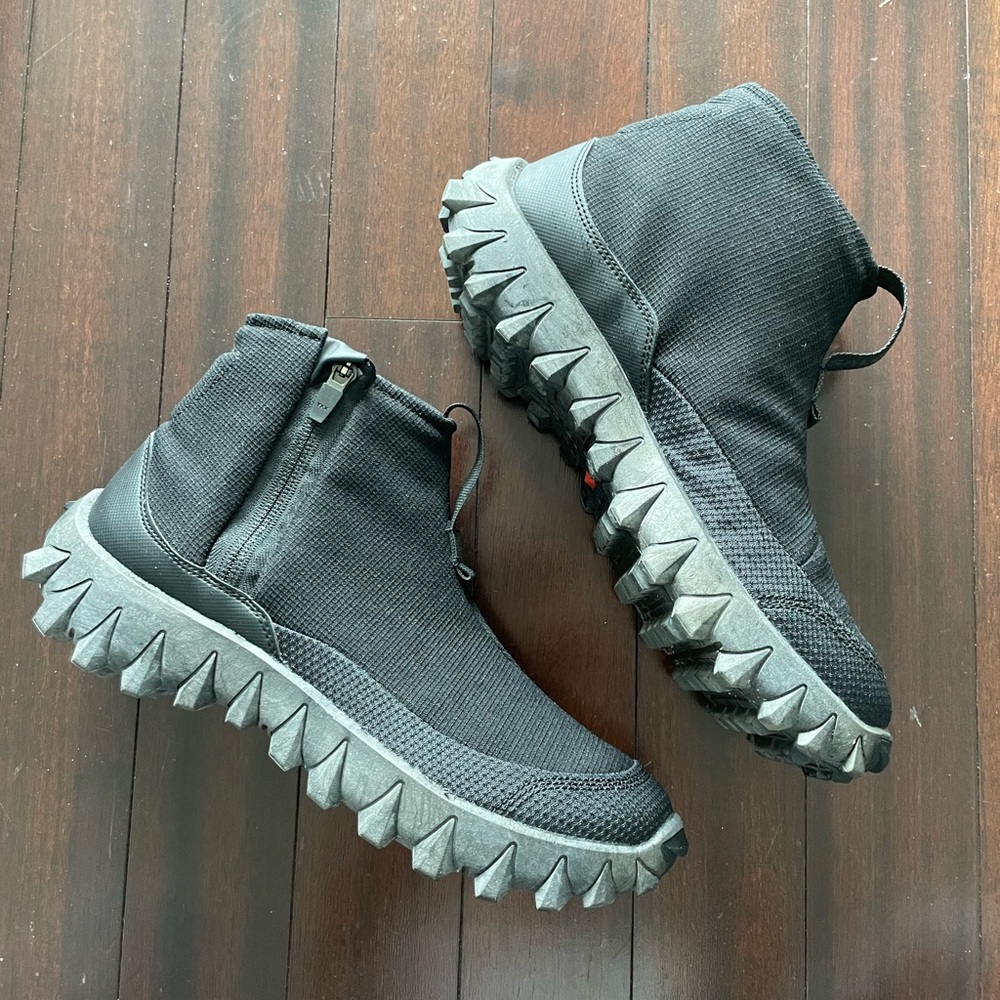 Salomon Snowclog black boot